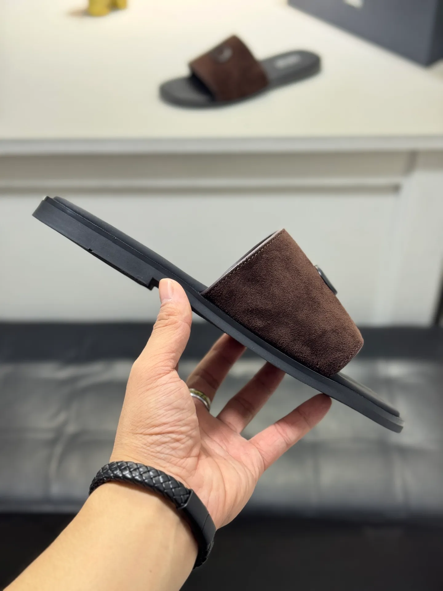 Men's men's shoes 💰320 [New style] 🦇🦇𝐂𝐡𝐫𝐢𝐬𝐭𝐢𝐚𝐧 𝐃𝐢𝐨𝐫 Dior slippers - the latest hot sandals, classic sandals, original replicas, super durable and versatile, cowhide leather with hardware accessories, very comfortable on the feet Look slim and white. Original molded outsole size: 38-44 (.45. Customized